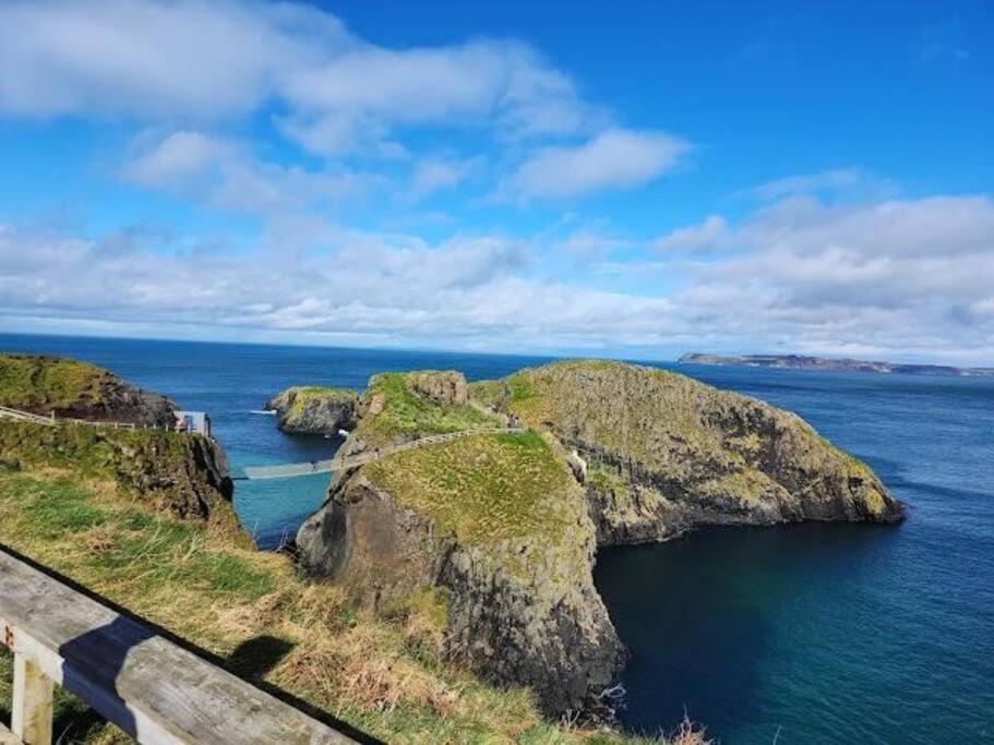 Mcconaghys Glenside Farmhouse Whitepark Bay Ballintoy Ngoại thất bức ảnh
